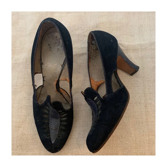 navy blue court shoes leather