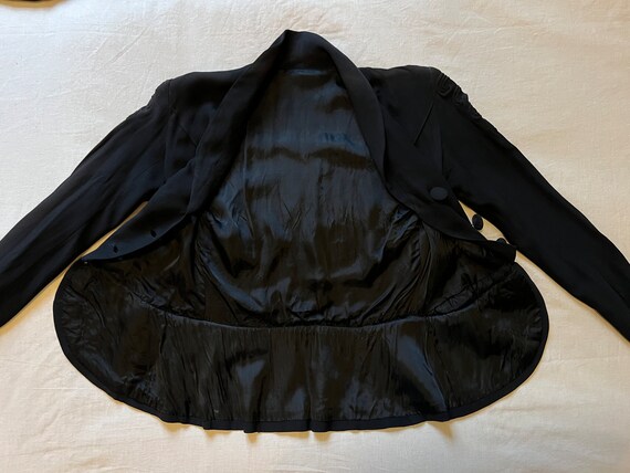 1940s Vintage Black Silk Crepe Fitted Blazer / Ja… - image 7