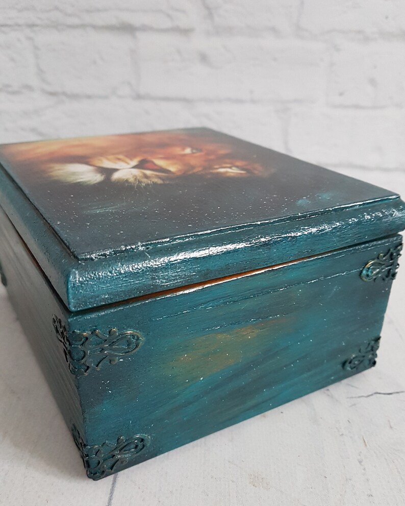 Wooden jewelry box men painted lion trinket keepsake storage organizer treasure rustic craft unique decor handmade decoupage decorative