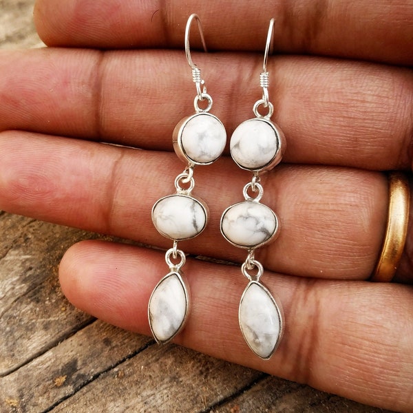 Boucles d'oreilles Howlite, argent 925, boucles d'oreilles longues, boucles d'oreilles, boucles d'oreilles White Buffalo Stone, trois boucle