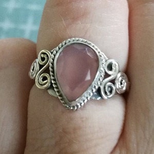 Rose quartz ring, 92.5% sterling silver ring, Boho Statement ring, Natural rose quartz Jewelry, Water-drop gemstone ring, Artisan jewelry