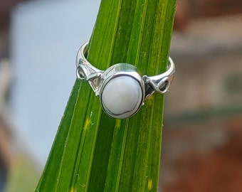 White Howlite Ring, 92.5% silver ring, Midi ring, White Buffalo Ring, White Turquoise Ring, Statement ring,Best Gifts for Mom,Christmas Gift
