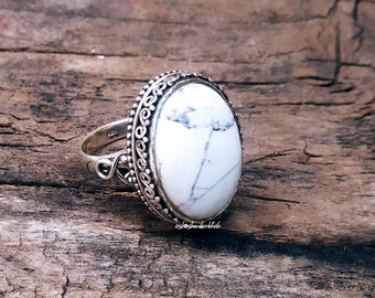 Howlite Ring, 92.5% silver ring, 15x20 mm Big Oval stone ring, Statement ring, White Buffalo Ring, White Turquoise Ring, Designer Bezel Ring