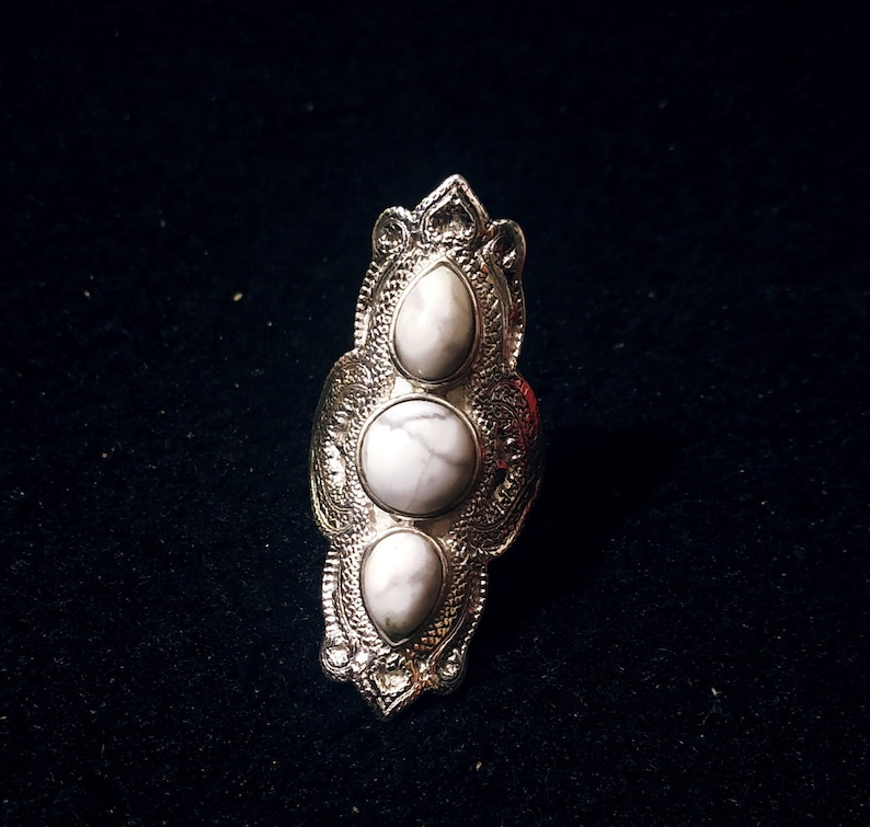 Howlite ring 925 silver ring White Bufflow ring white image 0