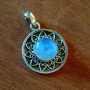 Moonstone pendant, 925 silver pendant, Moonstone jewelry, Statement Necklace, Valentines Day gift,Rainbow Moonstone Necklace,Mother Day Gift