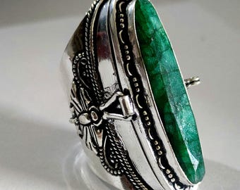 Long Emerald Box Ring, Pill Box Ring, Long Poisoner Box Ring, Rose Quartz Ring, Butterfly Design Ring, Handcrafted Ring,Green Stone Jewelry