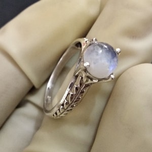 ムーンストーンリング、925シルバーリング、プロングリング、6月の誕生石、癒しのクリスタル、宝石用原石のリング、ボヘミアンジュエリー、ジュエリーのためのゴシックリングギフト, ナチュラルムーンストーン、ブライドメイドリング、ジプシーリング、レインボームーンストーン、ヴィンテージデ