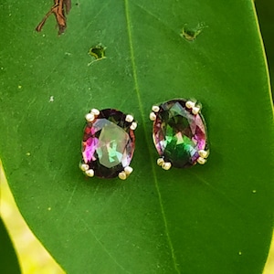 Mystic Topaz Studs, 92.5% pendientes de plata maciza, Rainbow Topaz Studs, Natural Mystic Topaz Earrings, Pendientes llamativos, Multi Color