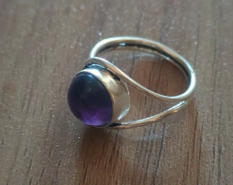 Amethyst Ring, 92.5% Silver ring, Violet Color Stone ring, Round stone ring, Tiny Ring gifts for her, Mother's day gifts, Designer Ring