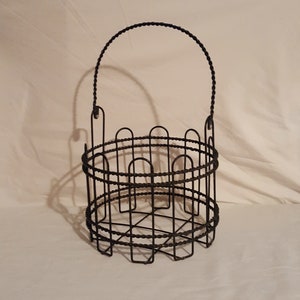 Vtg. 15&quot; round twisted metal wire basket with adjustable metal handle easter, potted plant display french country decor centerpiece