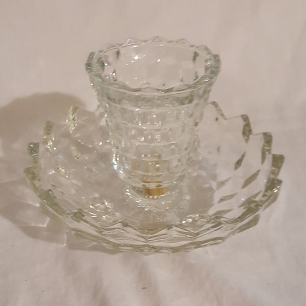 Clair épais coupe dépressive verre pieds flottant soubresaut soudure de la grenouille de fleur avec le buffet central de porte-bougies votive correspondant centré