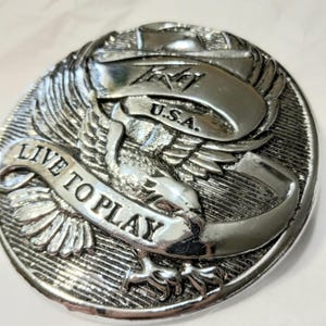 Rare Peavey advertising eagle belt buckle eagle with born to play banner 1970&#39;s bass player guitar keyboard drums. Live to play