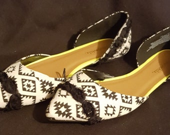 OOAK black white are tribal print canvas pointed toe flats handcrafted embellished mini floral netted trim toes heels altered sz 8M boho