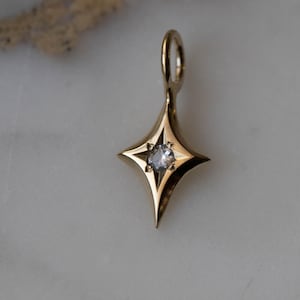 Guld Nova Star Berlock - Vit Safir/Diamant - 14k massivt guld bild 3