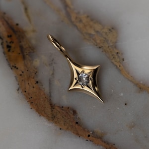 Guld Nova Star Berlock - Vit Safir/Diamant - 14k massivt guld bild 4