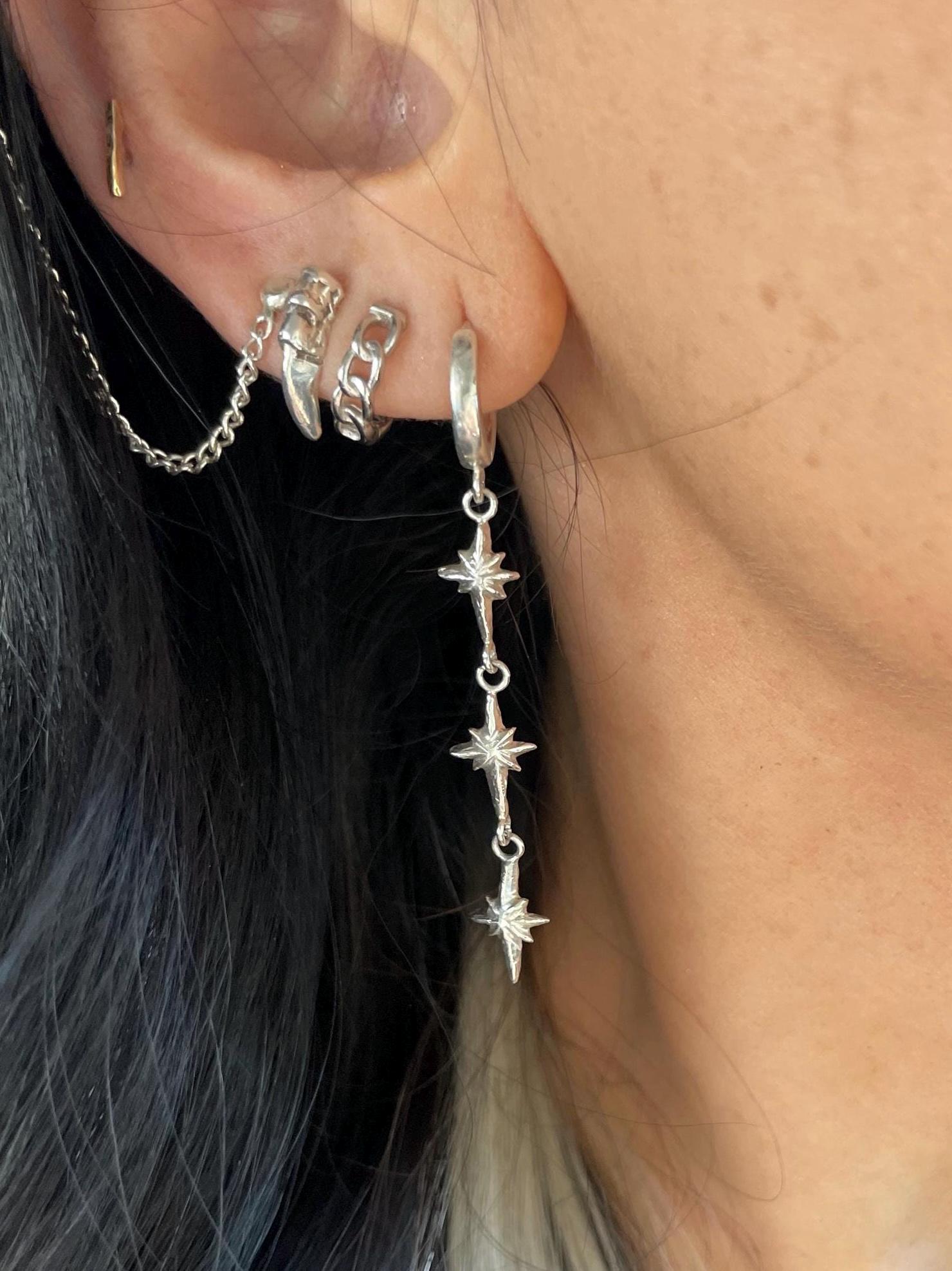 CODY SANDERSON Orions Belt Earring 片耳ピアス CODY SANDERSON（コディサンダーソン）の「Triple Arrow Earring