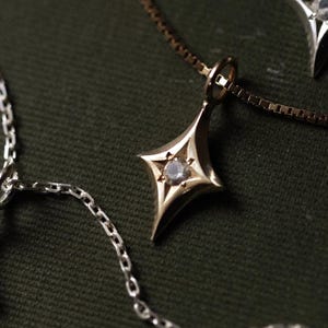 Guld Nova Star Berlock - Vit Safir/Diamant - 14k massivt guld bild 5