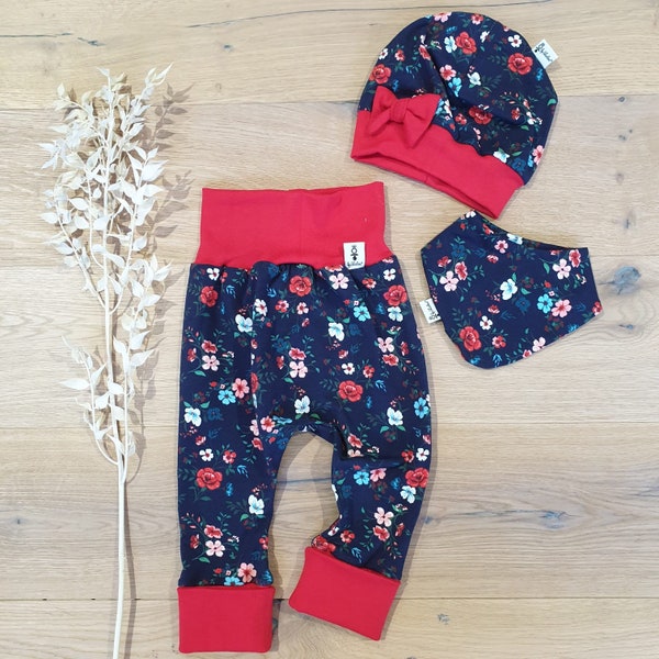 Set - Navy Rot Blumen (Rot) - Hose Schleifenmütze & Halstuch von Sharlene Babymode Handmade Baby Mädchen Set Geschenk Geburt