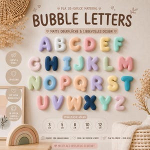 Könnte beinhalten: Ein Set aus 3D-gedruckten Bubble-Buchstaben in verschiedenen Pastell- und Vollfarben, alphabetisch angeordnet. Oben steht der Text BUBBLE LETTERS. Eine Tabelle unten zeigt die verfügbaren Höhen von 3 cm bis 12 cm an.