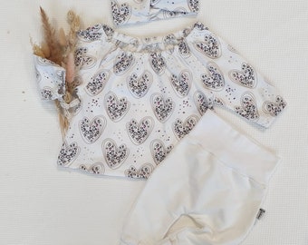 SET - Leo Herz - Bluse - lang- oder kurzarm - mit Stirnband und Jogger Pants (cremeweiss) - von Sharlene Babymode - Handmade in Germany