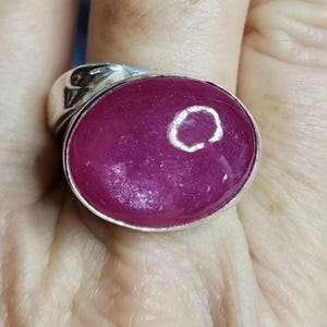 Ring i silver med rubin och ädelstensvågor, storlek U AUS, 10.25 USA, justerbar endast om jag gör det åt dig.