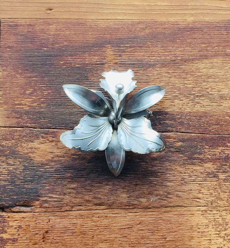 Vintage floral Broach and Earrings Set.