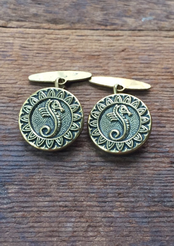 Men’s Antique Seahorse button cufflinks.