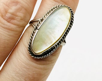 Beautiful Vintage Mother of Pearl Sterling Silver Ring Vintage Shell Ring Vintage Jewelry Vintage Jewelry Woman&#39;s Rings Free Shipping