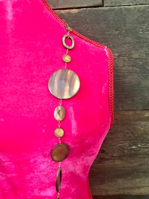 Beautiful Vintage Handmade Shell Statement Neckla… - image 3