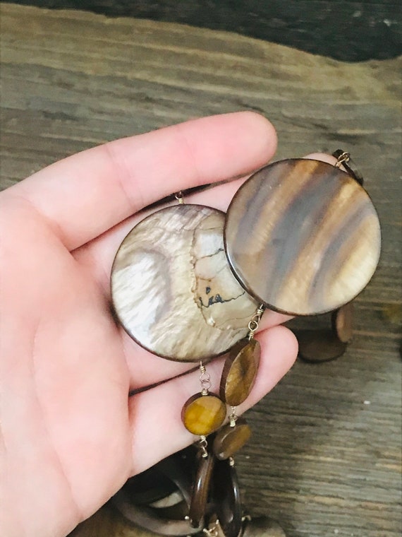 Beautiful Vintage Handmade Shell Statement Neckla… - image 9