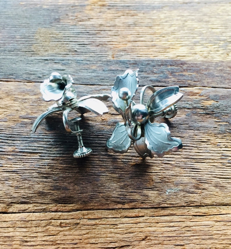 Vintage floral Broach and Earrings Set.