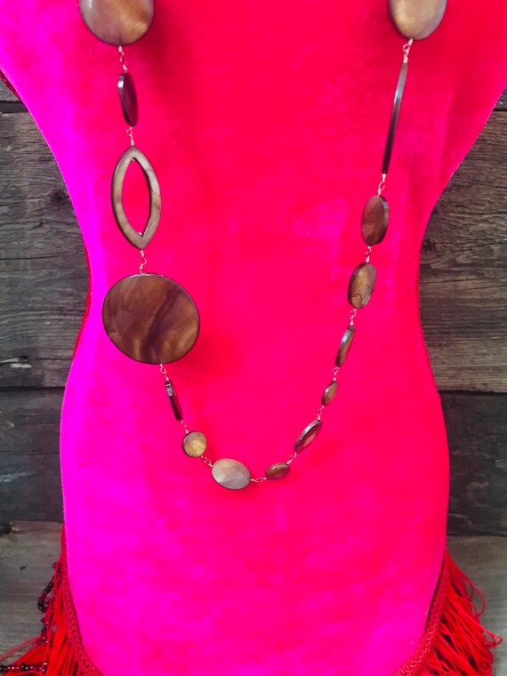 Beautiful Vintage Handmade Shell Statement Neckla… - image 4