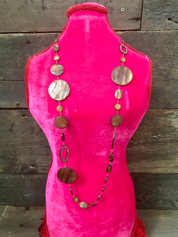 Beautiful Vintage Handmade Shell Statement Neckla… - image 1