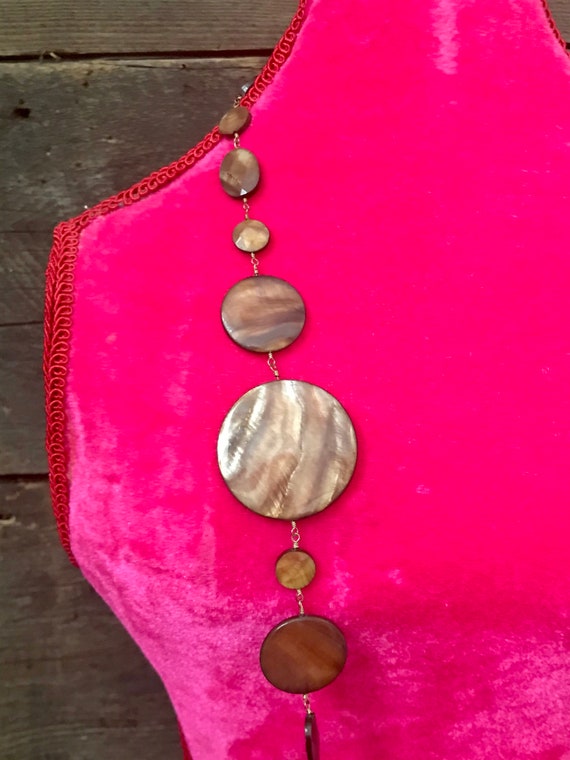 Beautiful Vintage Handmade Shell Statement Neckla… - image 2