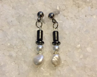 Boucles d'oreilles bonhomme de neige faites main, perle d'eau douce, acier inoxydable, vacances