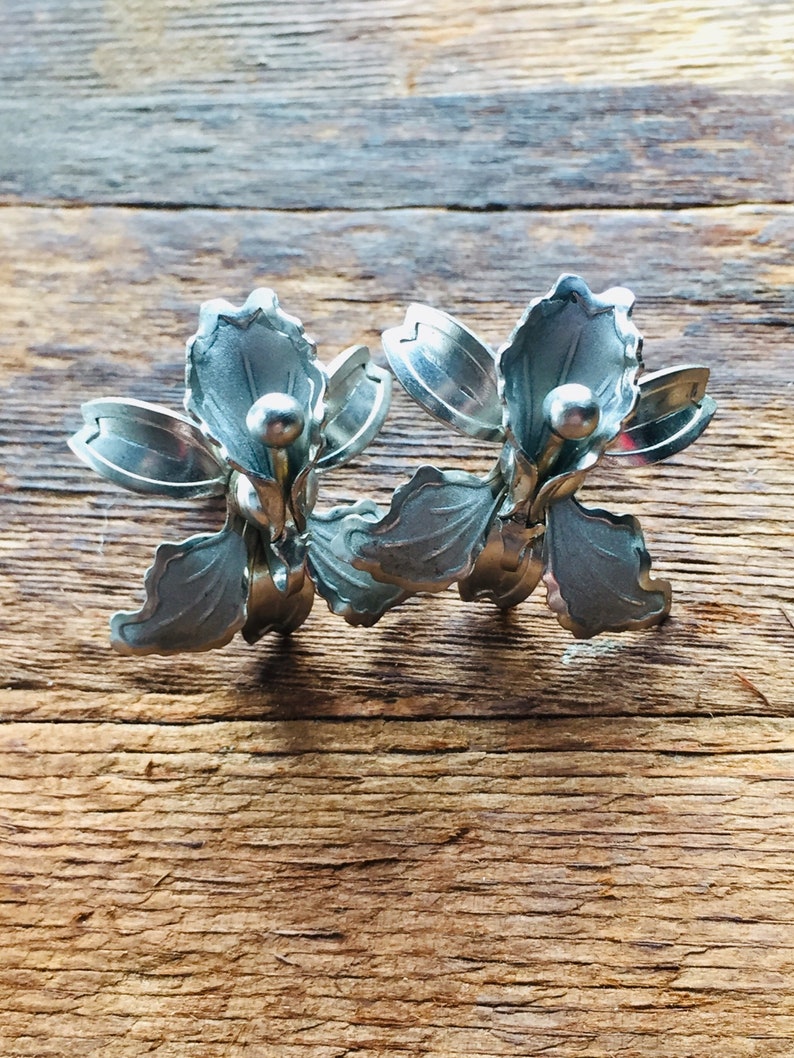 Vintage floral Broach and Earrings Set.
