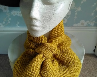 Ascot scarf ( Miss Marple - keyhole ) handknit, 30's/40s vintage style, can be worn as a turban too