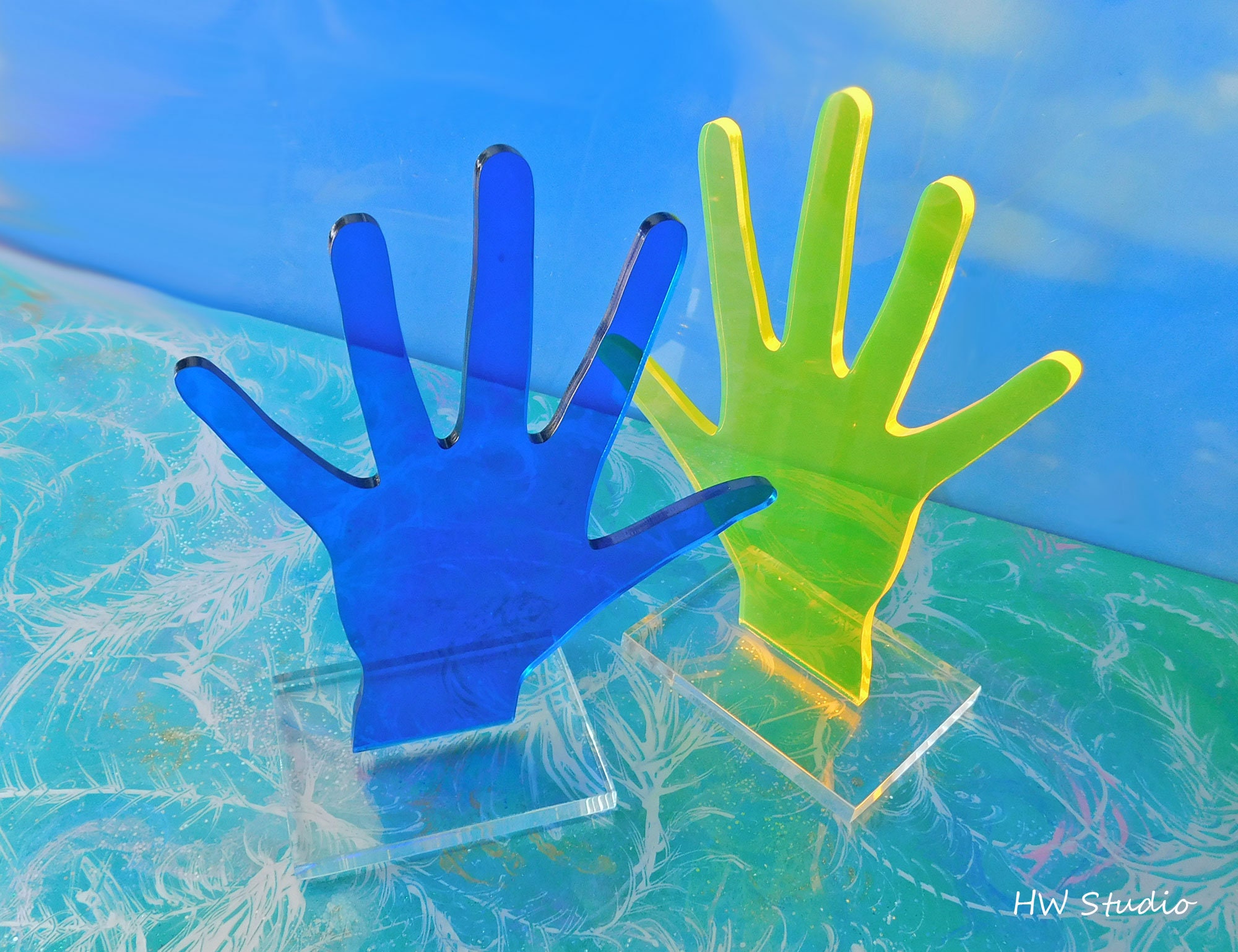 Clear hand 2024 ring holder