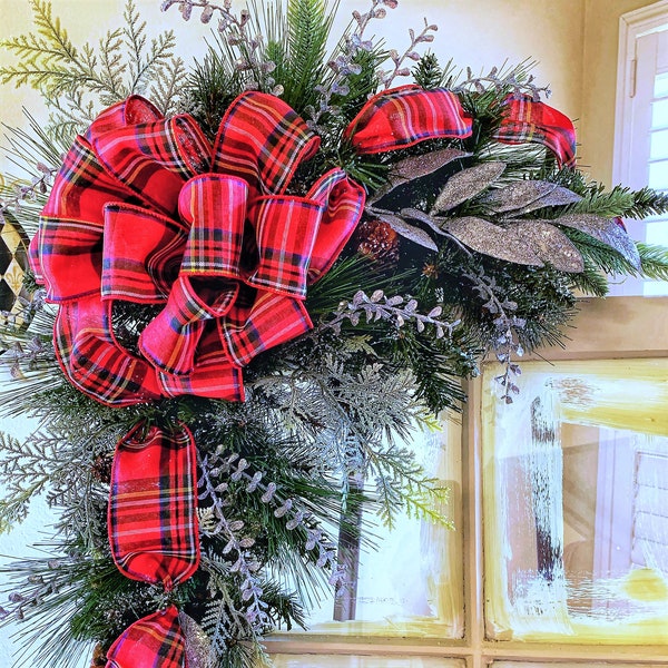 Christmas Wreath, Holiday Swag, Corner Fireplace Swag, Front Door Wreath, Holiday Home Decor, Traditional Christmas Decorations, Mirror Swag