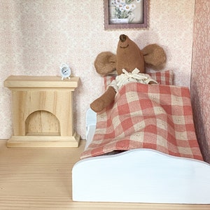 Tiny clock,  mouse accessories, dolls house accessories, Miniature accessories, Maileg alarm clock, tiny bedside clock, mini alarm clock.
