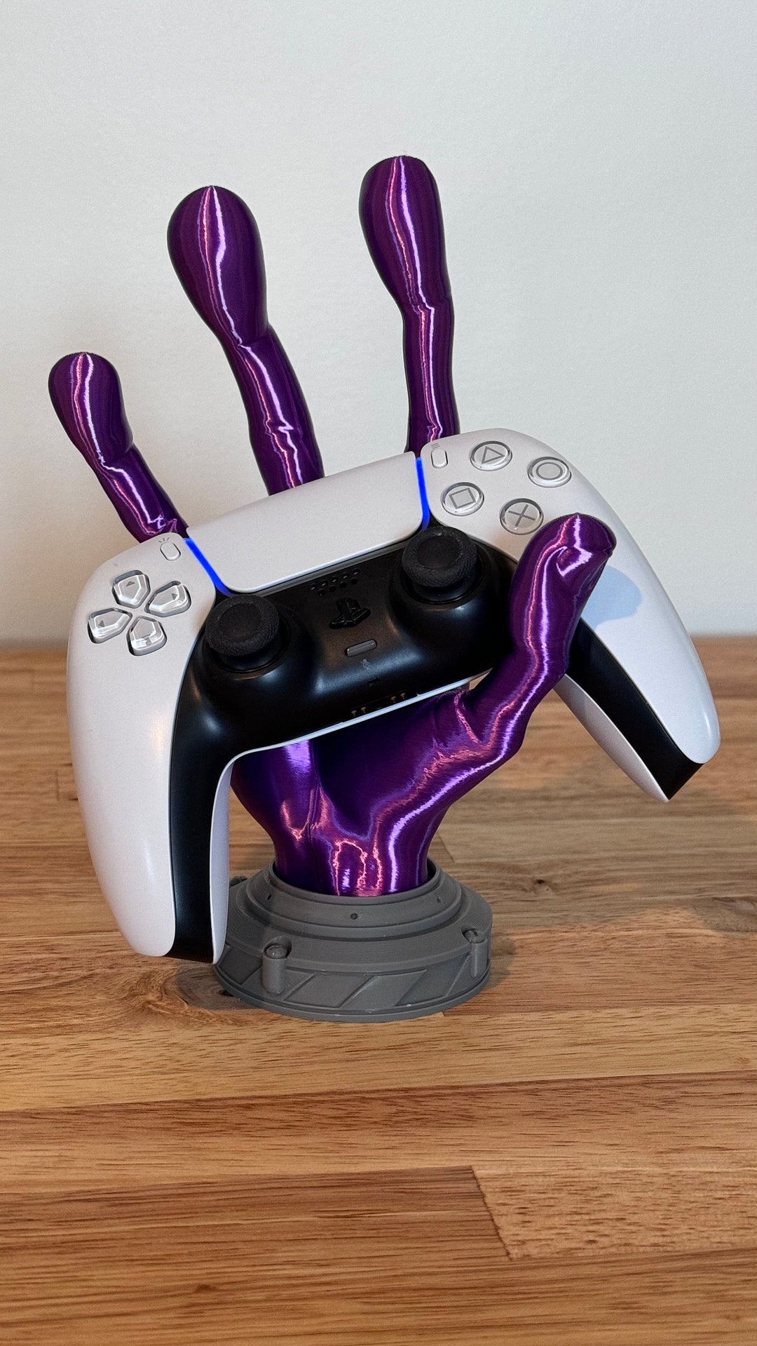 4 Finger Alien Controller Stand - Etsy