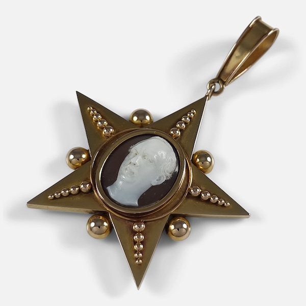 18ct Gold Hardstone Cameo Pendant - Circa 1870s