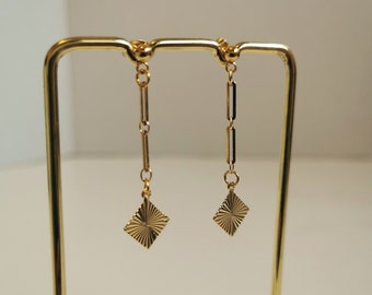 Gold Plated Paper Clip Chain Dangle Earrings with Textured Reflective Rhombus Charm