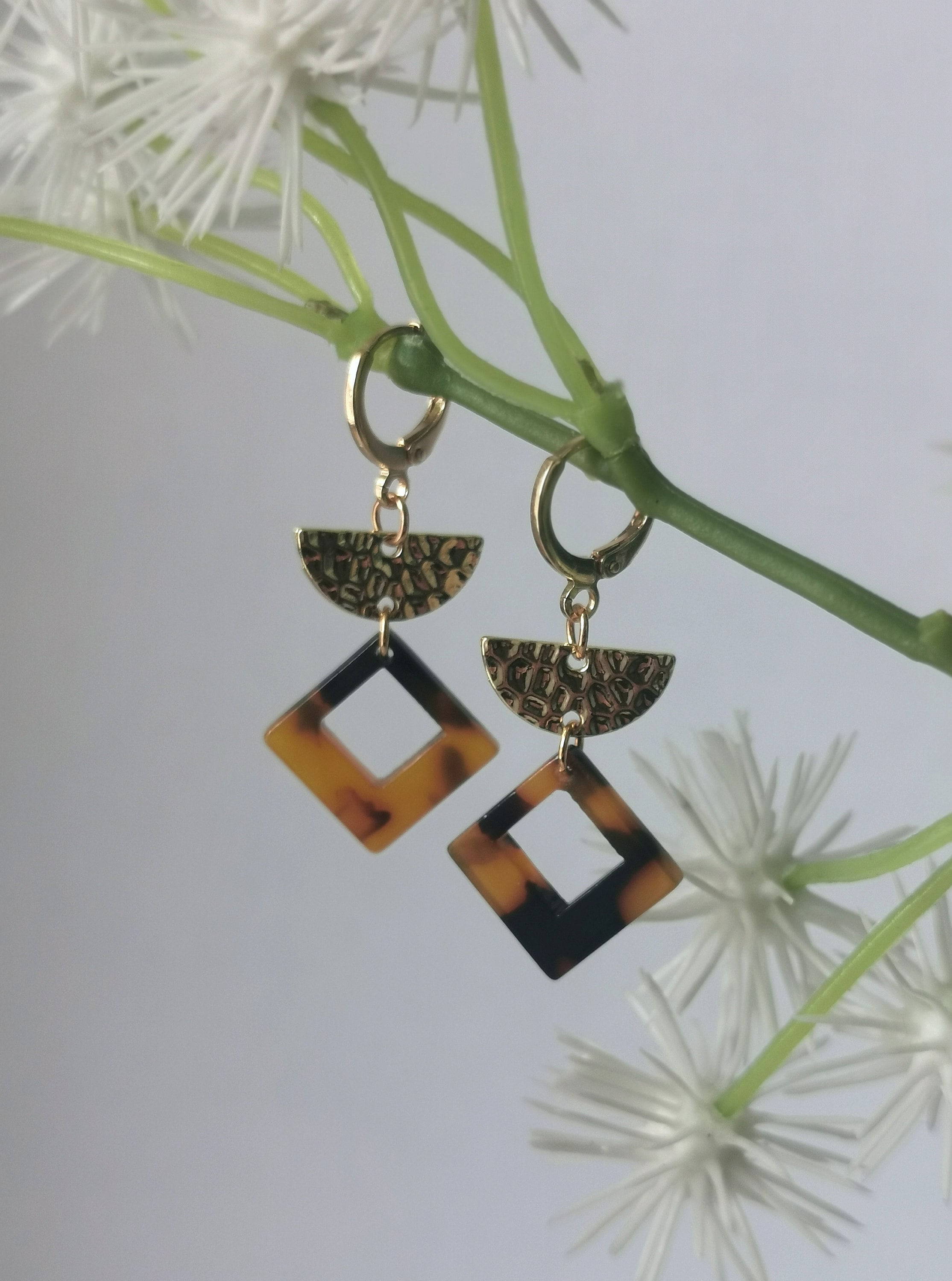 Geometric Earrings Hammered Gold Plated Half Moon & Tortoiseshell Cut Out Rhombus Acrylic Charm 18K Hoop Leverback Fastening