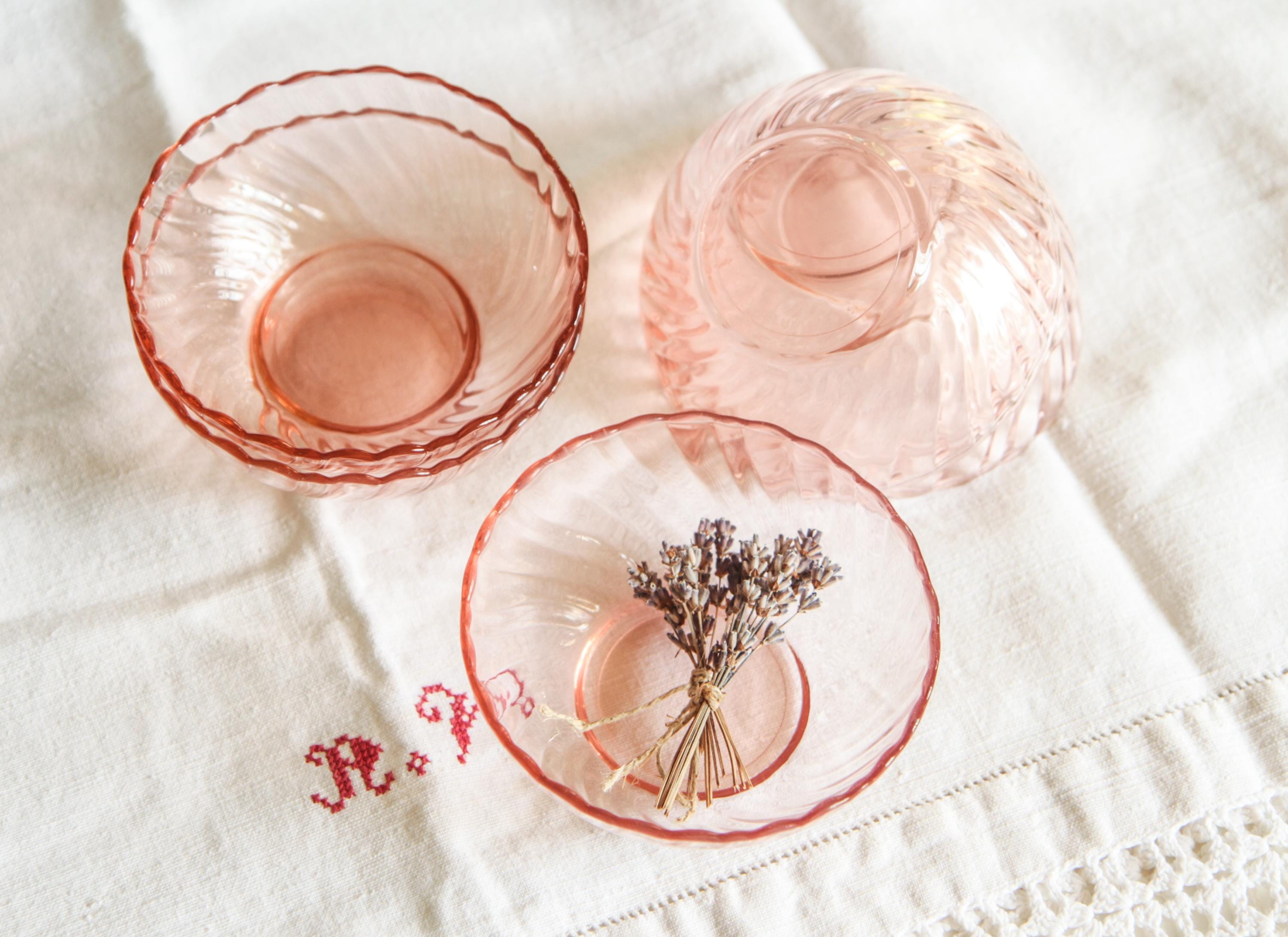 6 tasses et sous tasse Arcoroc modèle Rosaline - Arts de la table