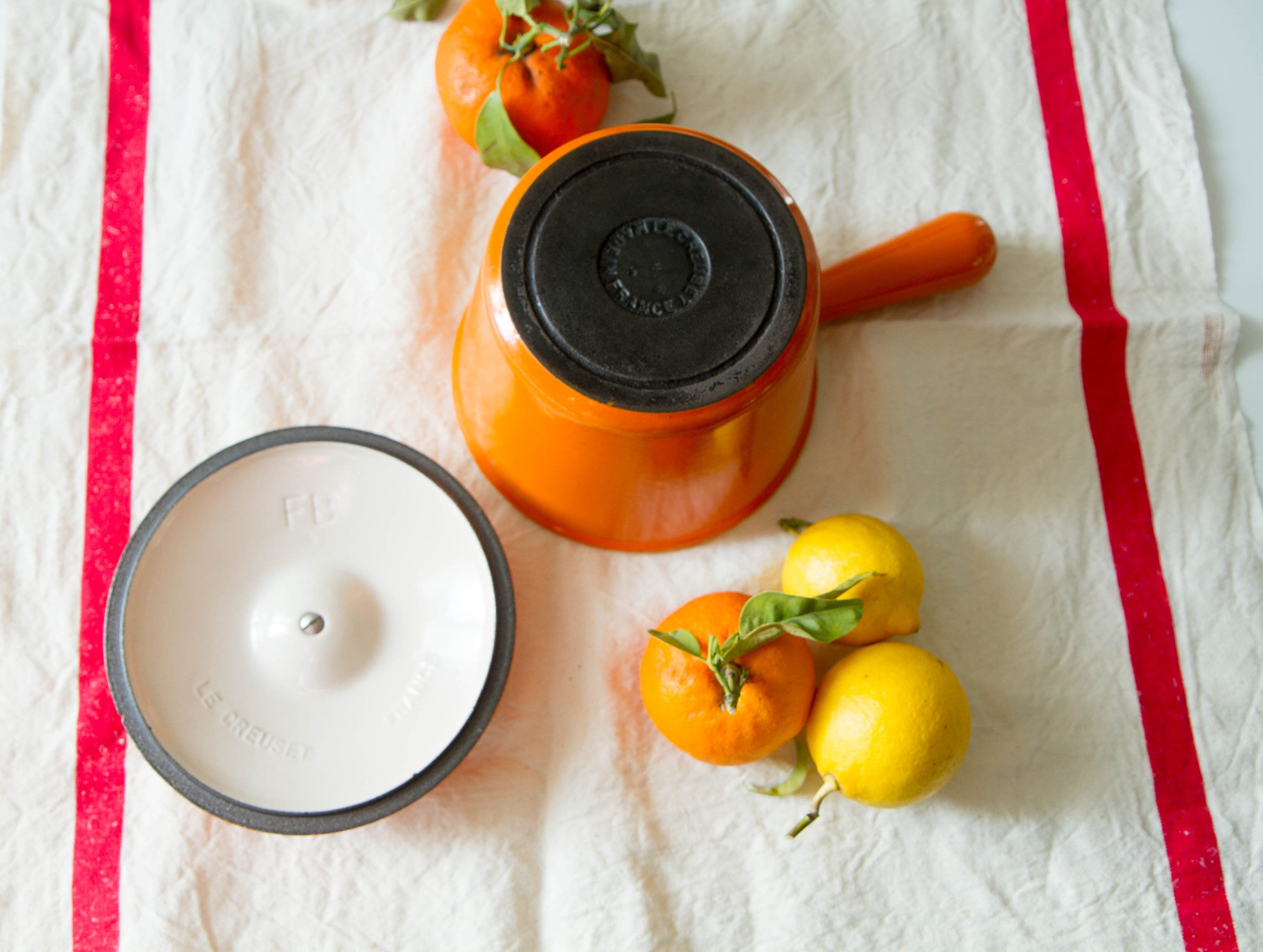 Service à Fondue Le Creuset En Fonte Orange - Poêlon, Occasion En Très Bon état