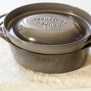 Doufeu Le Creuset casserole dish in gray enameled cast iron