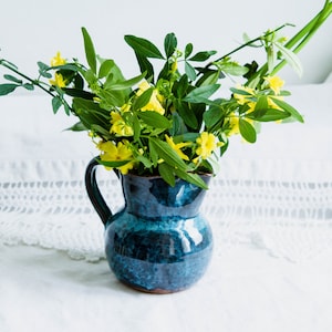 Pot en terre cuite emaillé ancien, vase en grès France vintage