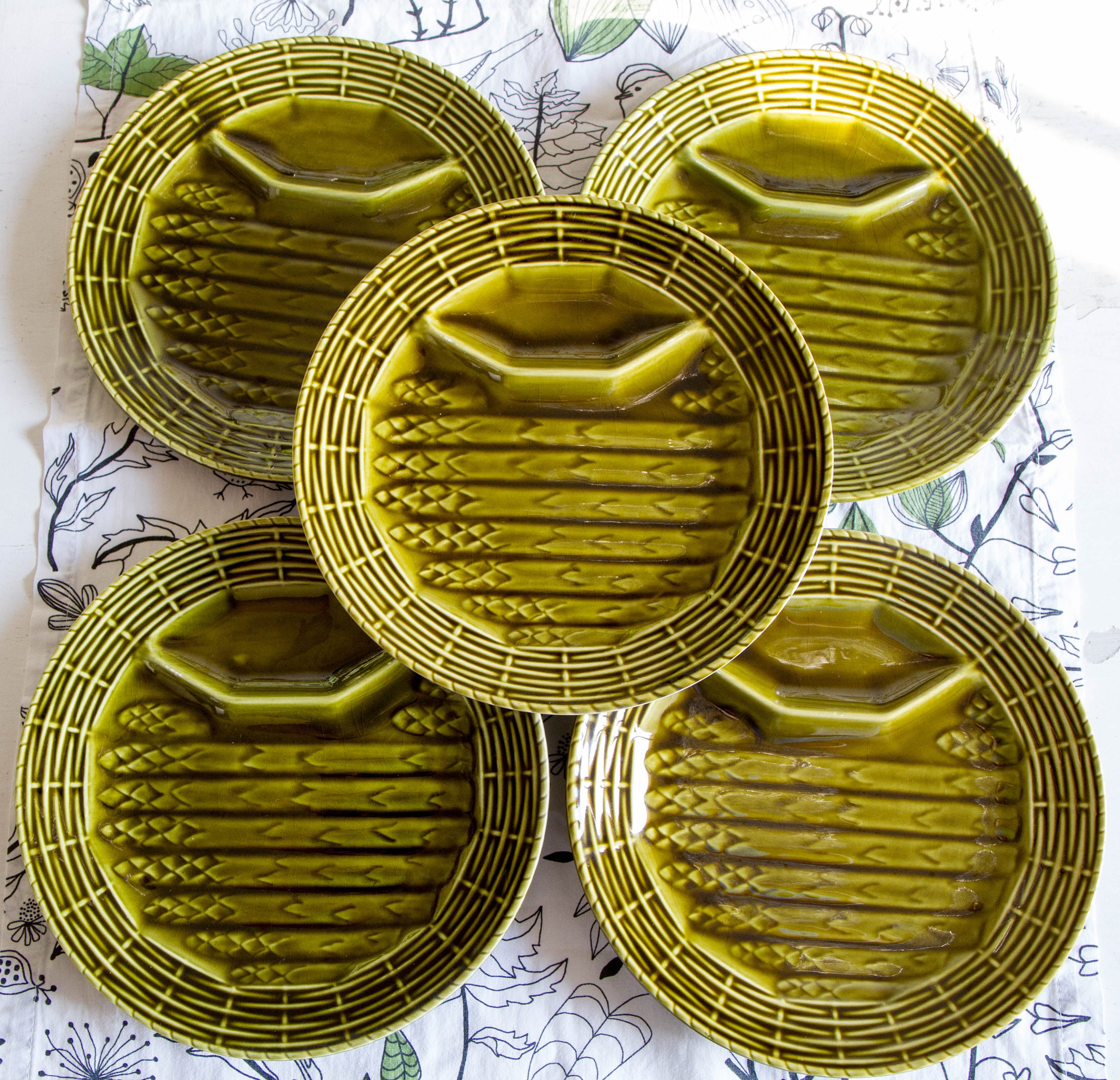 Lot de 5 Assiettes Anciennes à Asperges Sarreguemines France