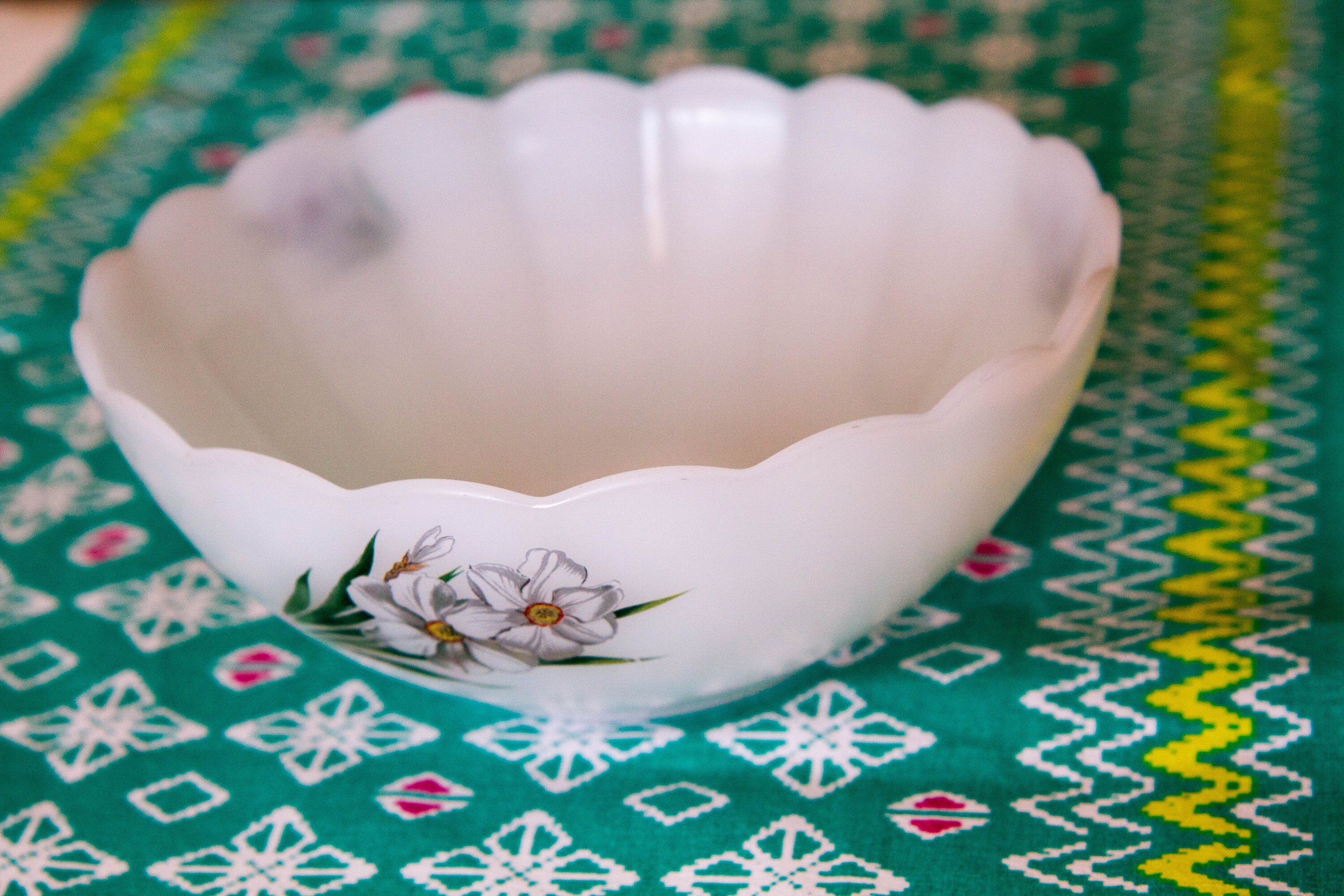 Saladier, Bol Francais Arcopal, Décor Narcisses